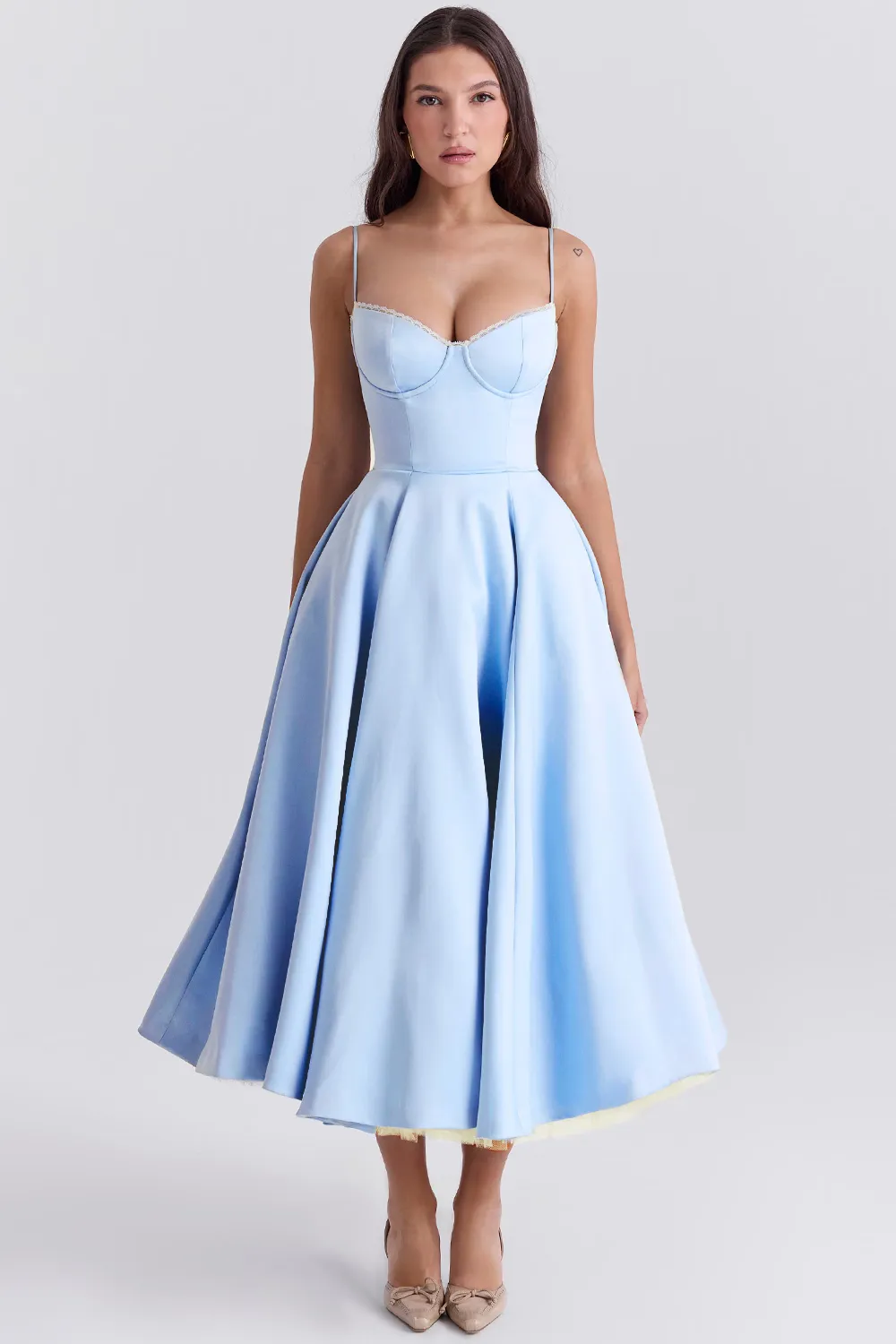 Vestido Midi Azul Cinderela Liso Modelador Com Forro em Tule Modelo Mademoiselle