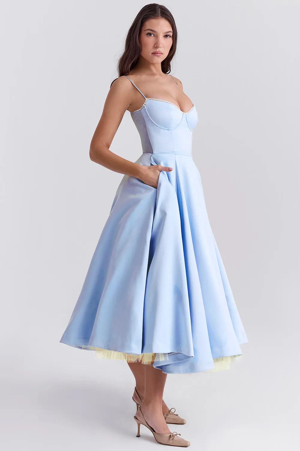 Vestido Midi Azul Cinderela Liso Modelador Com Forro em Tule Modelo Mademoiselle